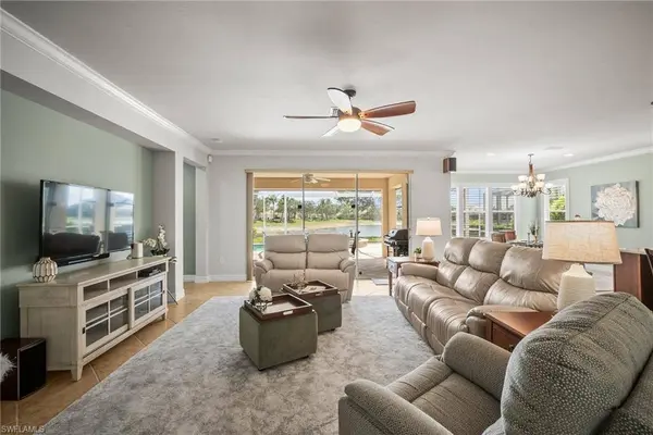 8629 Julia LN, Naples, FL 34114