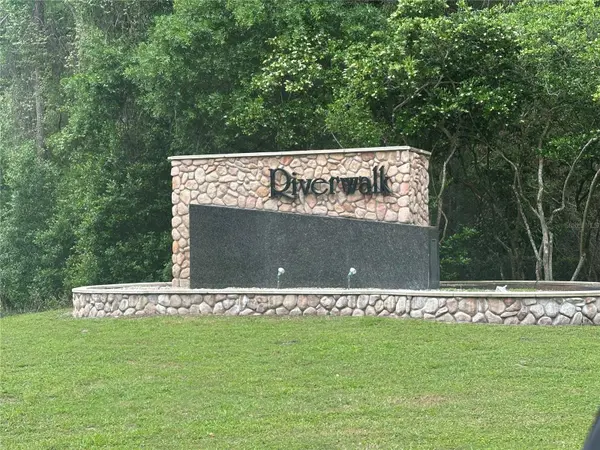 9260 EMILY DR, Fanning Springs, FL 32693