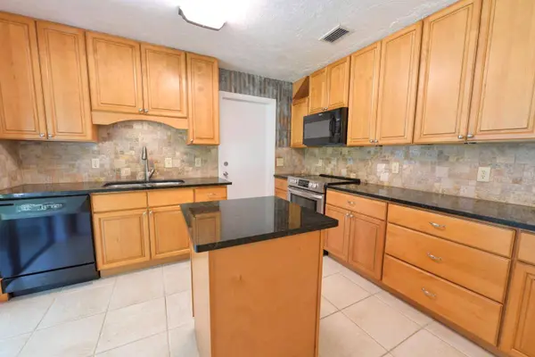 7730 SW 13TH RD, Gainesville, FL 32607