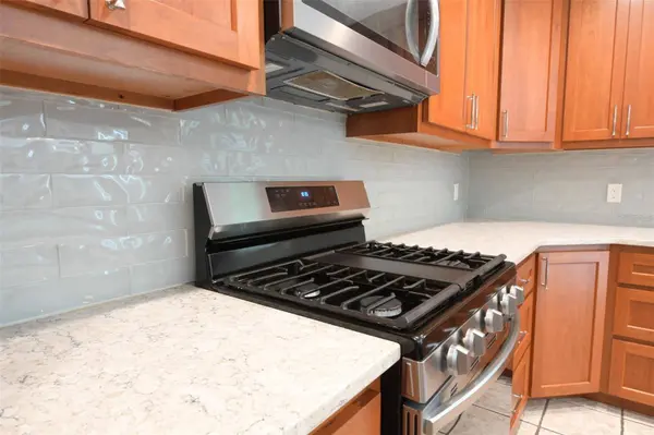 7616 SW 10TH AVE, Gainesville, FL 32607