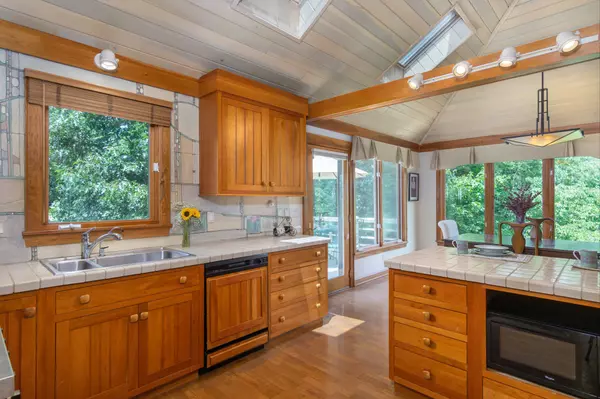 Eastmoor 201 Kitchen