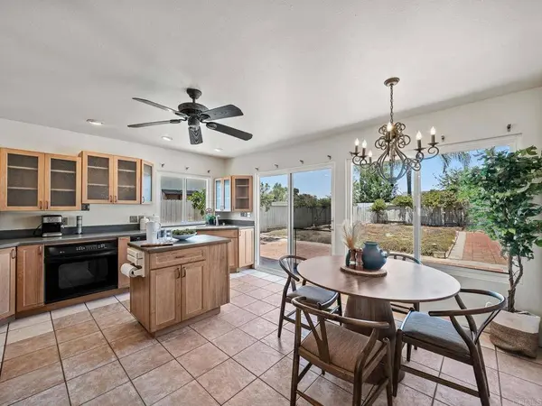 1102 Linwood PL, Escondido, CA 92027