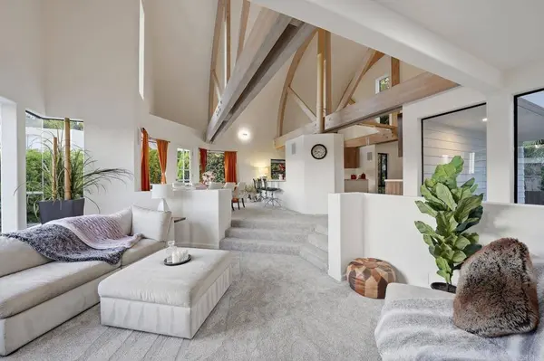 6105 Avenida Chamnez, La Jolla, CA 92037