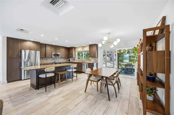 2117 RIVIERA DR, Sarasota, FL 34232
