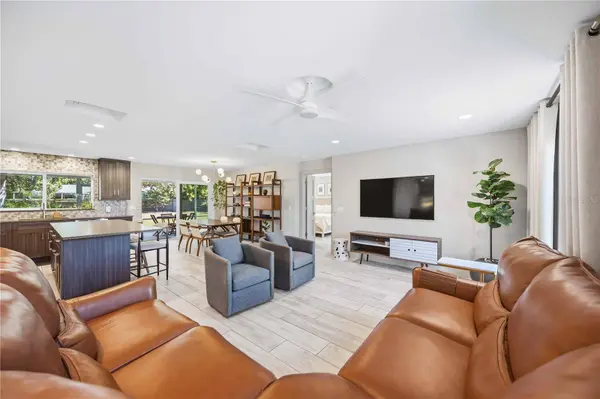 2117 RIVIERA DR, Sarasota, FL 34232