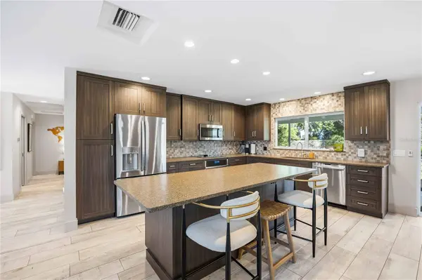 2117 RIVIERA DR, Sarasota, FL 34232