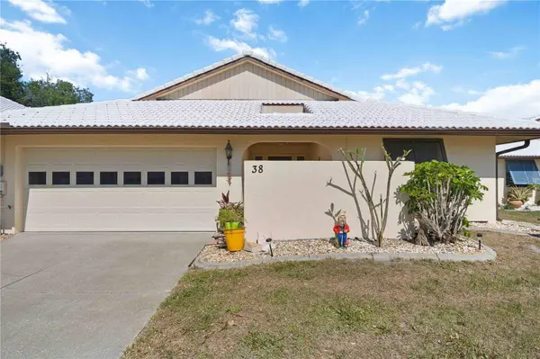 38 PEBBLE ROCK DR, Venice, FL 34293