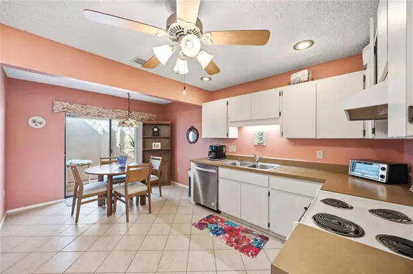 38 PEBBLE ROCK DR, Venice, FL 34293