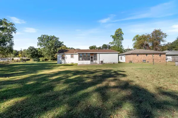 1816 Central Airport Road, North Little Rock, AR 72117