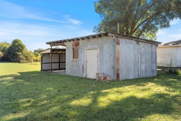 1816 Central Airport Road, North Little Rock, AR 72117