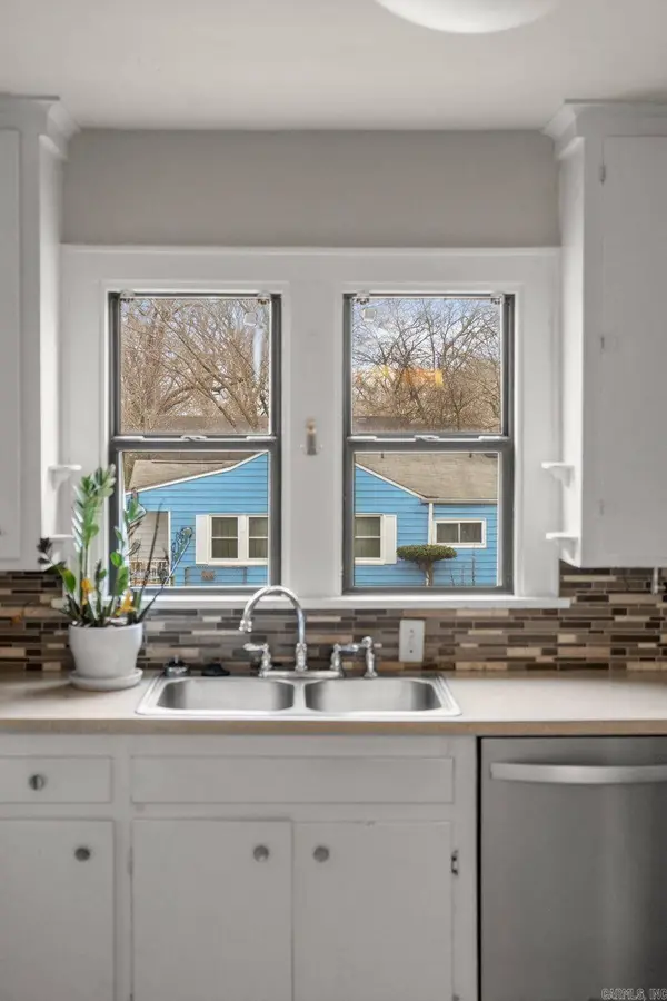 3301 W 7th Street, Little Rock, AR 72205