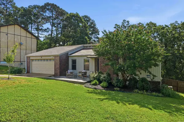 8 Hightrail Drive, Maumelle, AR 72113