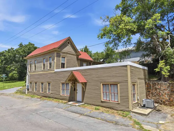 123 S Schiller Street, Little Rock, AR 72205