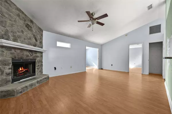 5911 NW 44TH PL, Gainesville, FL 32606