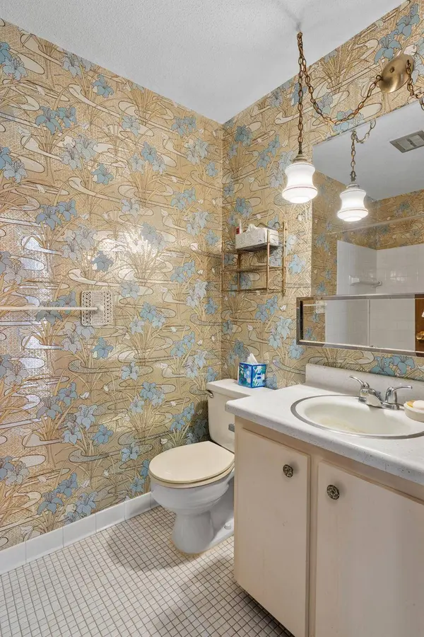 10113 W 34th ST #228, Hopkins, MN 55305