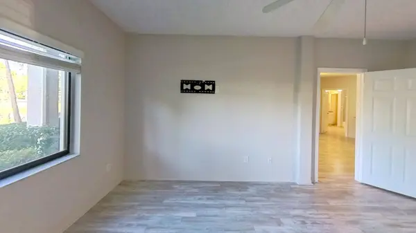 2105 Lavers CIR #108, Delray Beach, FL 33444