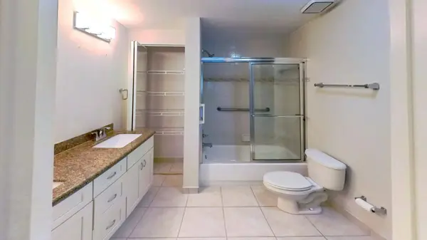 2105 Lavers CIR #108, Delray Beach, FL 33444