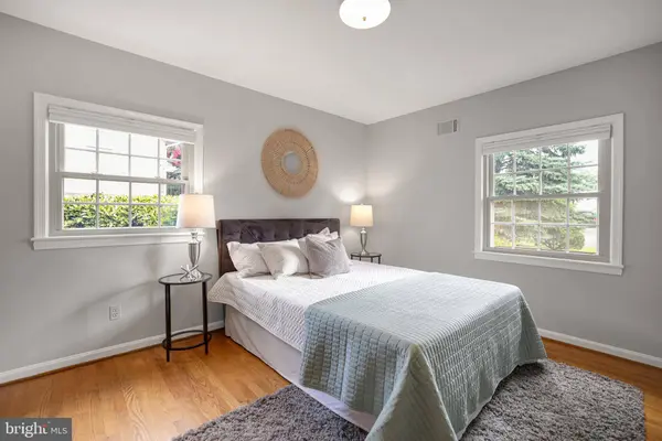 2615 FAIRVIEW DR, Alexandria, VA 22306