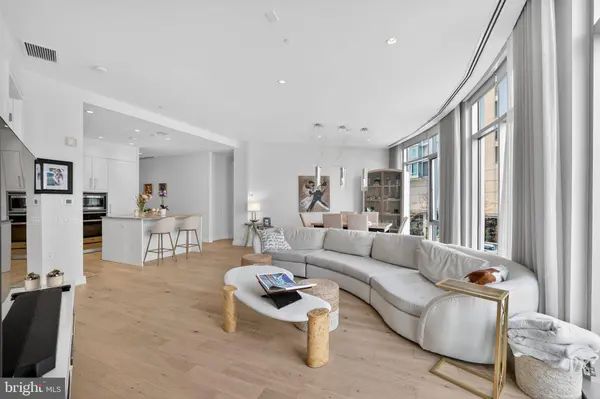 1177 22ND ST NW #2M, Washington, DC 20037