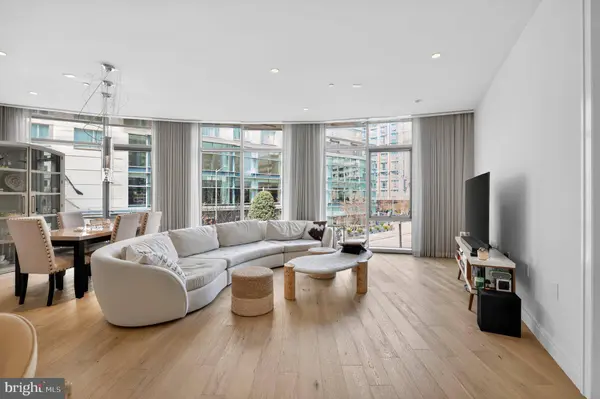 1177 22ND ST NW #2M, Washington, DC 20037