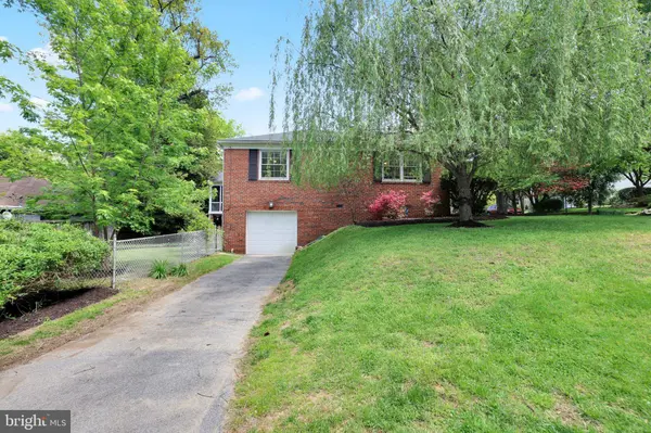 3409 INVERNESS DR, Chevy Chase, MD 20815