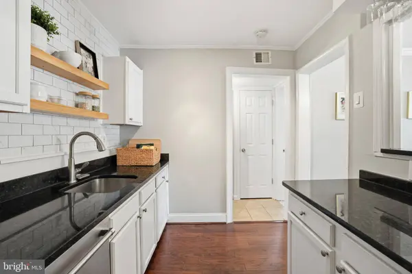 49 W REED AVE, Alexandria, VA 22305
