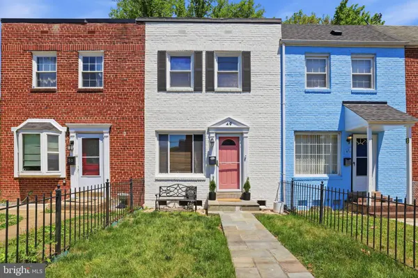 49 W REED AVE, Alexandria, VA 22305