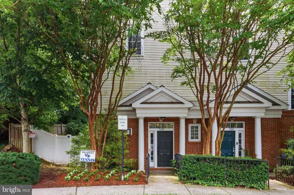 7109 MASON GROVE CT #2, Alexandria, VA 22306