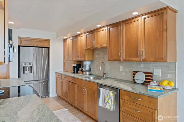 601 Wheeler ST #301, Seattle, WA 98109