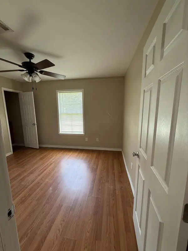 1359 Gloria Trl NE, Brookhaven, MS 39601