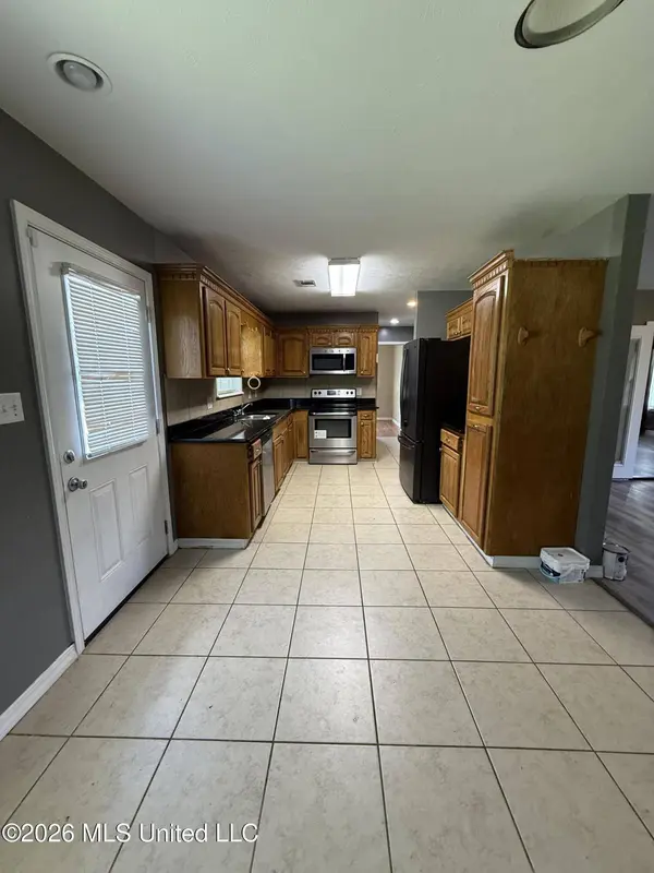 1359 Gloria Trl Ne, Brookhaven, MS 39601