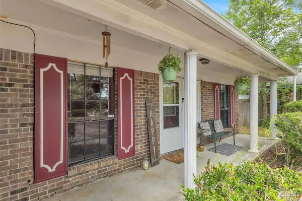4044 Elmcrest Dr, Pensacola, FL 32504