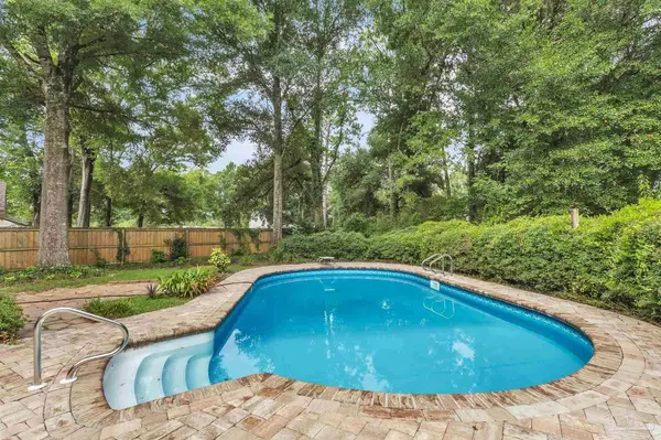 11705 Cabot St, Cantonment, FL 32533