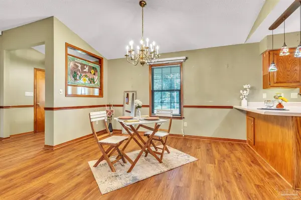 1850 Kings Way Dr, Cantonment, FL 32533