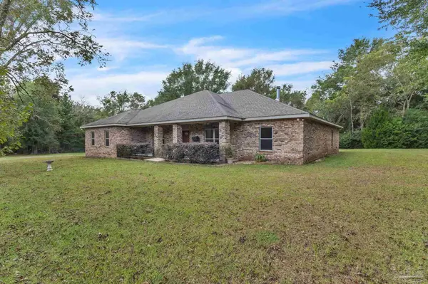 5406 Steele Rd, Baker, FL 32531
