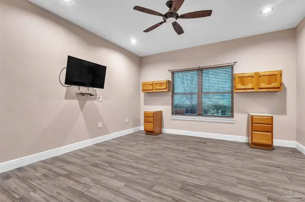 5406 Steele Rd, Baker, FL 32531