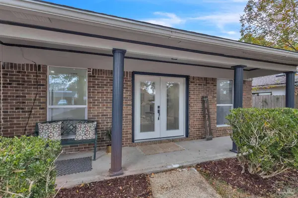 4044 Elmcrest Dr, Pensacola, FL 32504
