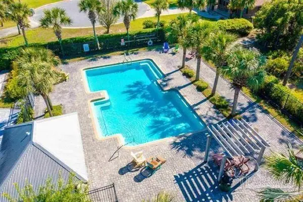 4978 Leeward Dr, Pensacola, FL 32507