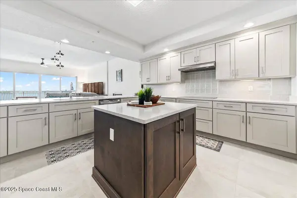 1465 S Harbor City BLVD #902, Melbourne, FL 32901
