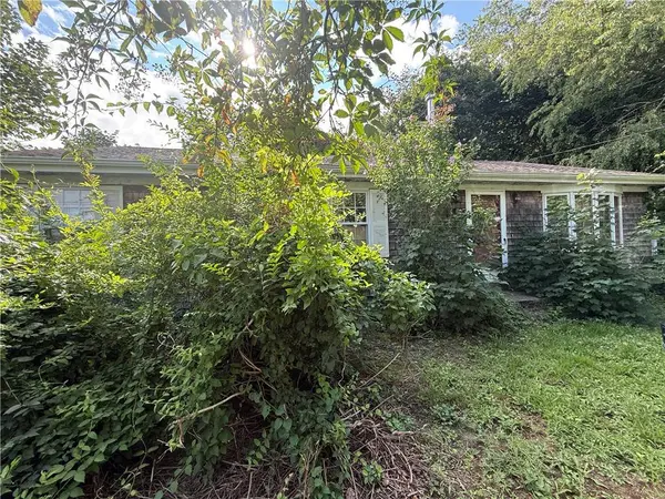 54 Narragansett BLVD
