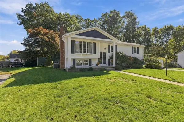 5 Lucille DR, Smithfield, RI 02828
