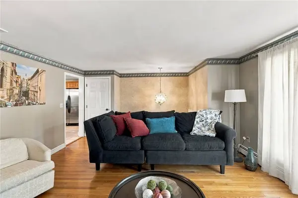 5 Lucille DR, Smithfield, RI 02828
