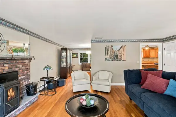 5 Lucille DR, Smithfield, RI 02828