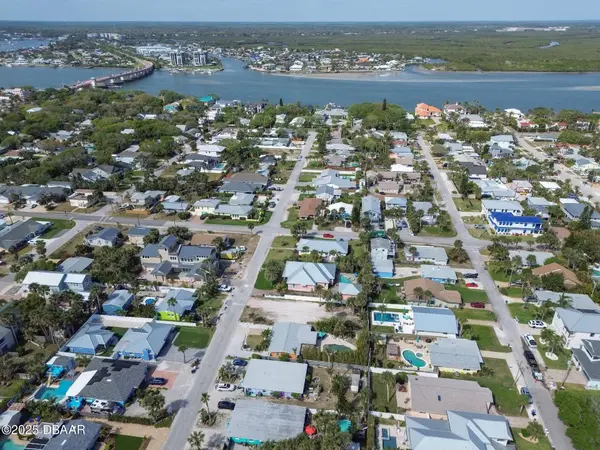 306 Normandy AVE, New Smyrna Beach, FL 32169