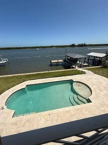 1221 COMMODORE DR, New Smyrna Beach, FL 32168