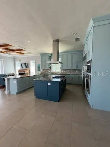 1221 COMMODORE DR, New Smyrna Beach, FL 32168