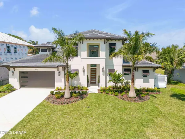 212 Due East ST, New Smyrna Beach, FL 32169