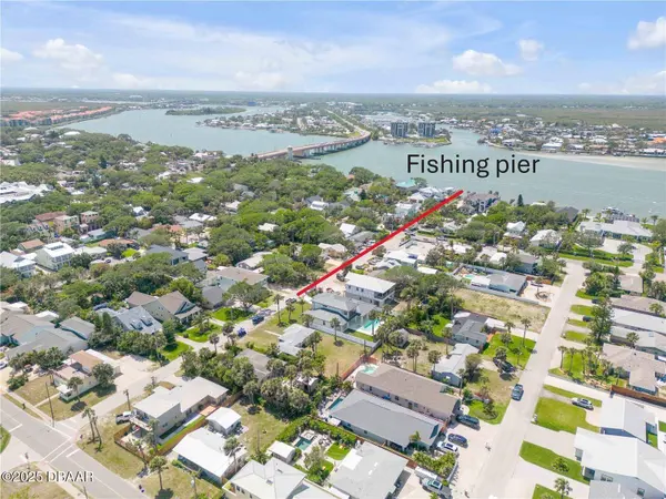 212 Due East ST, New Smyrna Beach, FL 32169