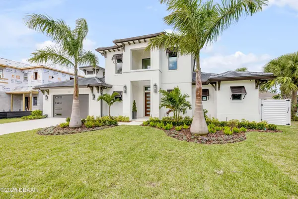 212 Due East ST, New Smyrna Beach, FL 32169