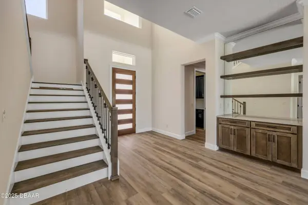 212 Due East ST, New Smyrna Beach, FL 32169